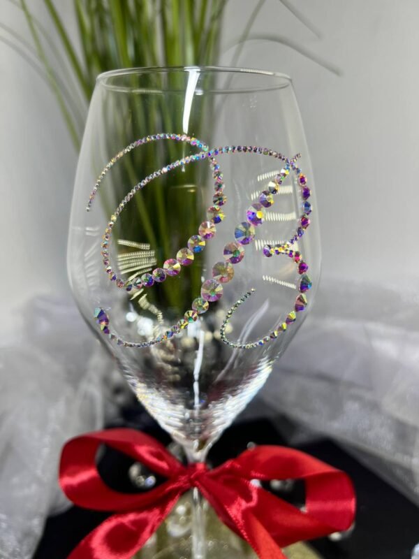 Exclusive wine glass with initial "B"